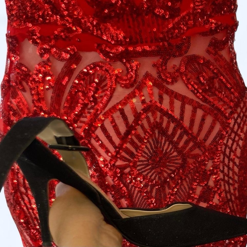 Black Caparros high heels with a pointy toe 8